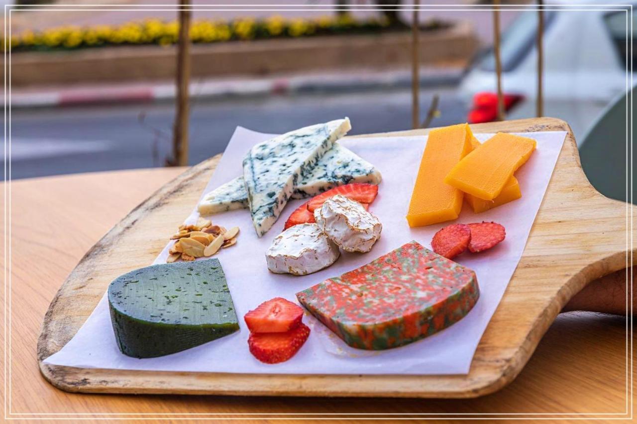 Beach Boutique Hotel And Spa By Tlv Hotels Tel Aviv Exteriör bild